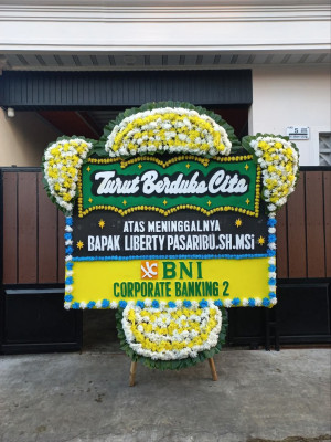 Papan Bunga Duka di Tanjung Pinggir