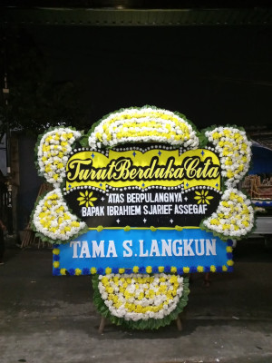 Papan Bunga Duka di Tanjung Pinggir